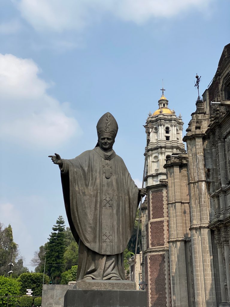 Estatua a Juan Pablo II