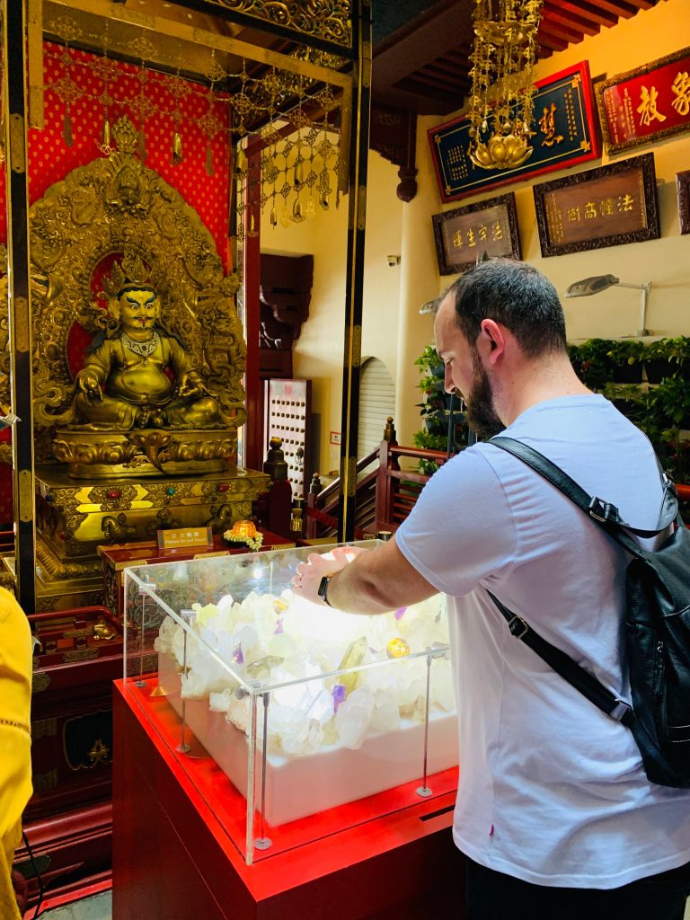 Buddha tooth relic temple